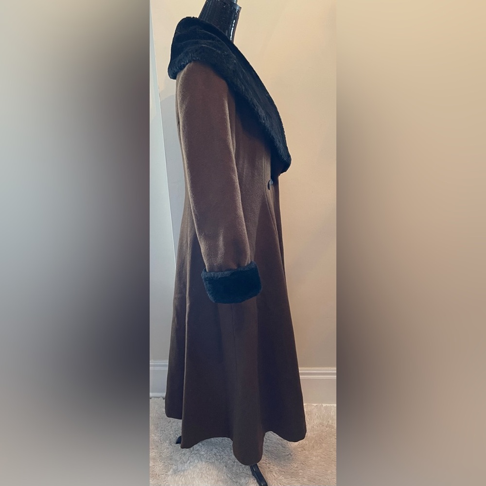 Le Château Brown Long Skater Coat with Black Faux Fur Collar & Cuffs Size M - Picture 4 of 14